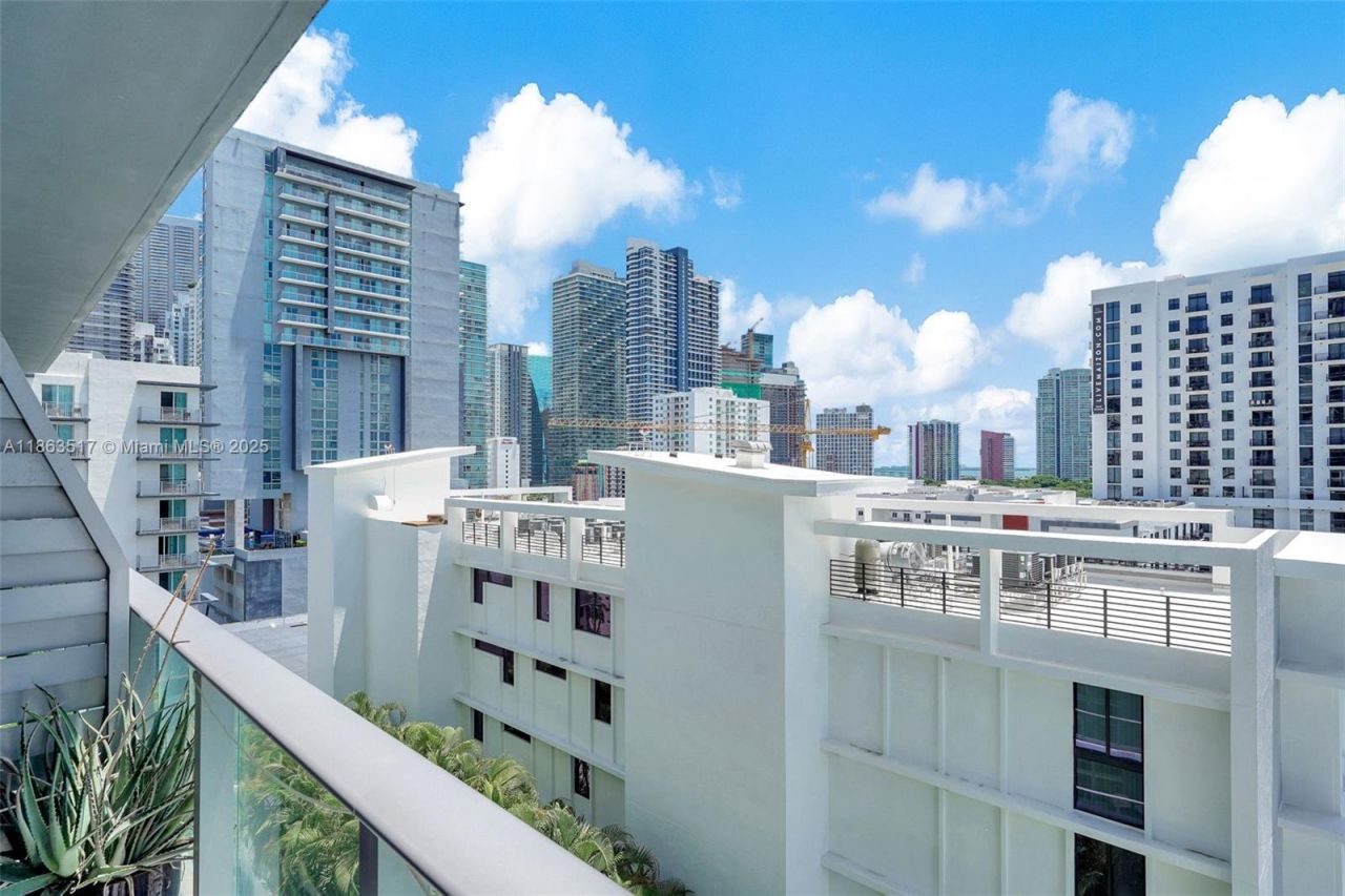 1010 SW 2nd Ave, Unit 1010, Miami, FL 33130 Photo