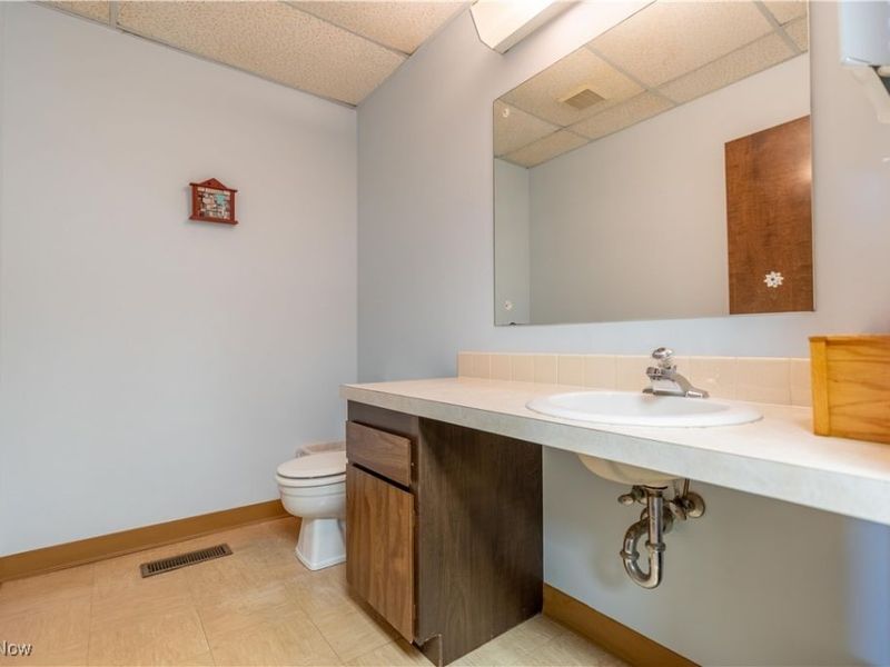 105 5th Street SE, Unit 2, Barberton, OH 44203 Photo 14