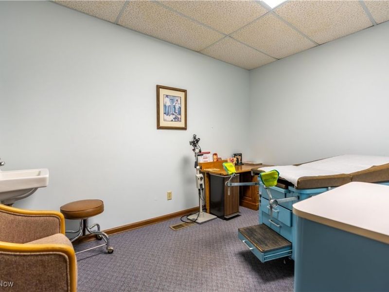 105 5th Street SE, Unit 2, Barberton, OH 44203 Photo 17