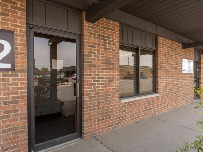 105 5th Street SE, Unit 2, Barberton, OH 44203 Photo 3