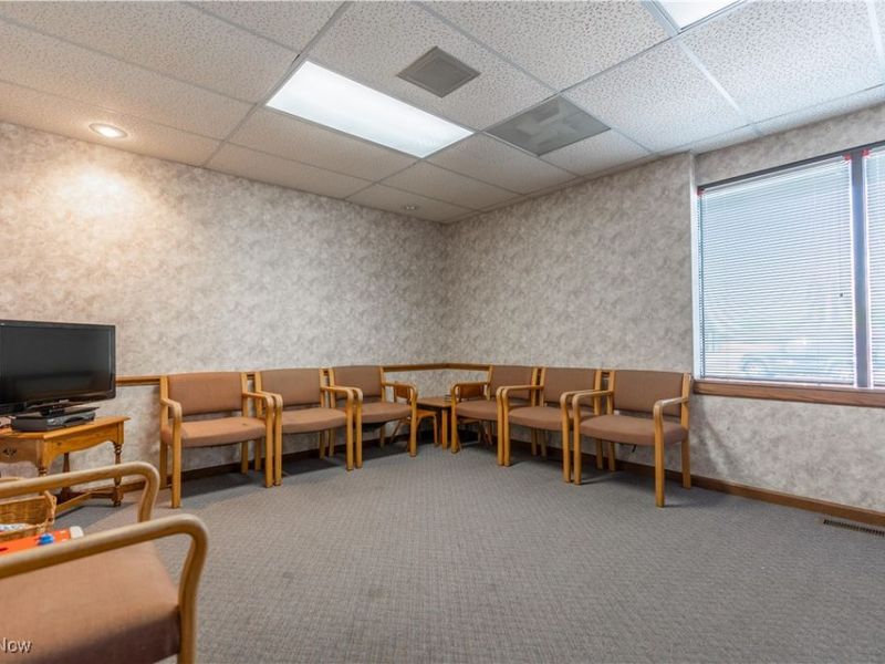 105 5th Street SE, Unit 2, Barberton, OH 44203 Photo 5