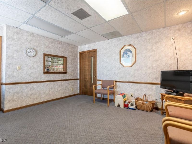 105 5th Street SE, Unit 2, Barberton, OH 44203 Photo 6