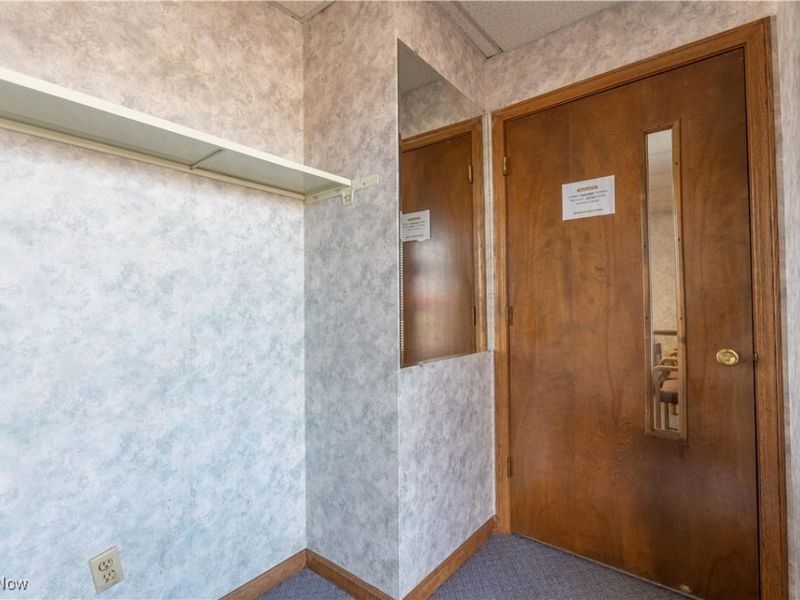 105 5th Street SE, Unit 2, Barberton, OH 44203 Photo 8