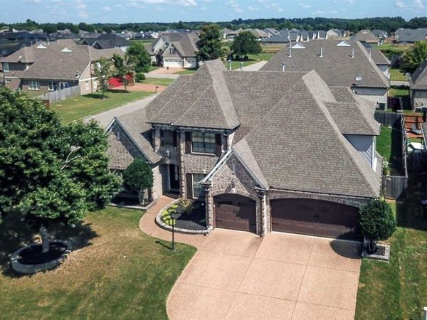 275 MISTY FIELDS CV, Oakland, TN 38060