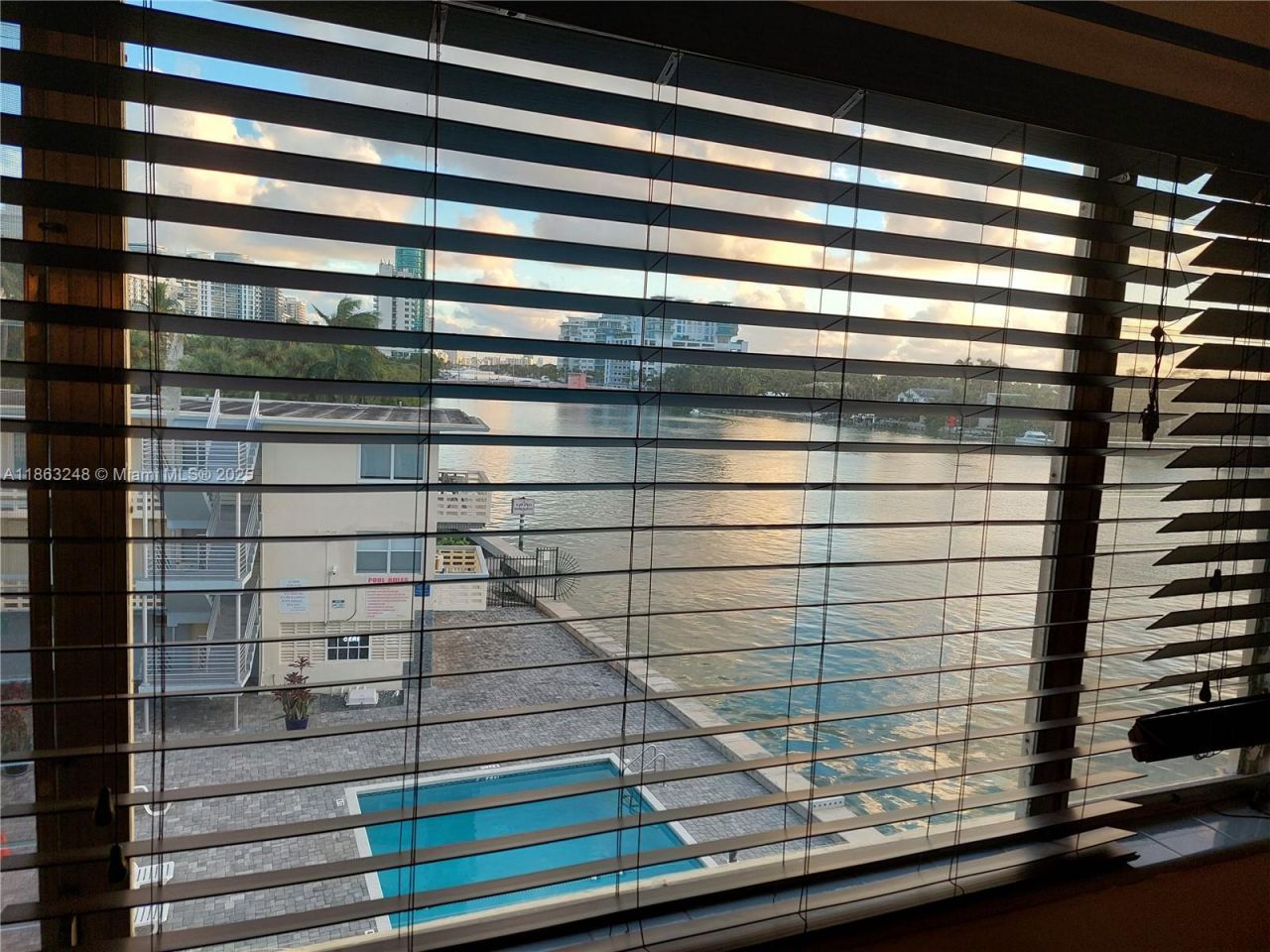 6484 Indian Creek Drive, Unit 320, Miami Beach, FL 33141 Photo