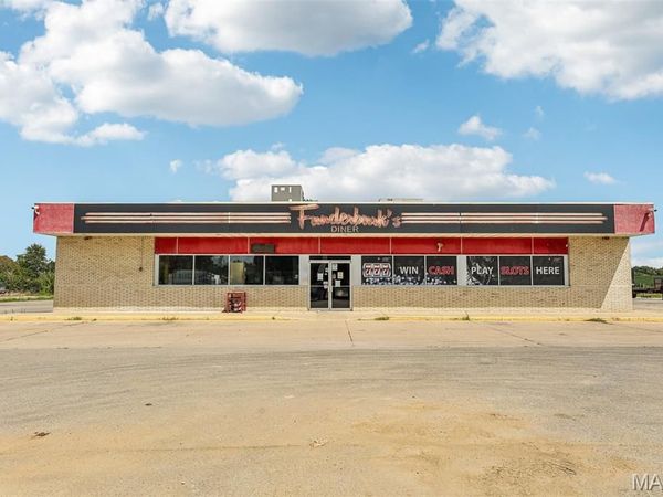 402 W Johnson Street, Pocahontas, IL 62275