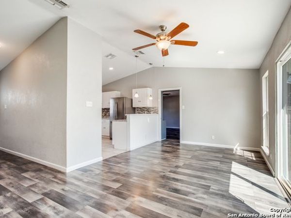 2610 LAKEBRIAR ST, San Antonio, TX 78222