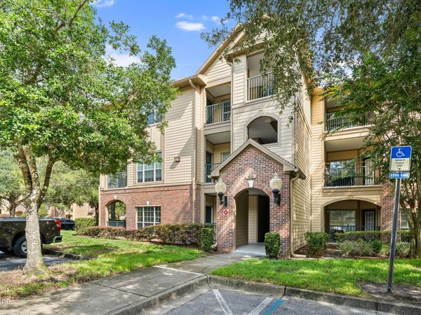 7800 POINT MEADOWS Drive, Unit 818, Jacksonville, FL 32256