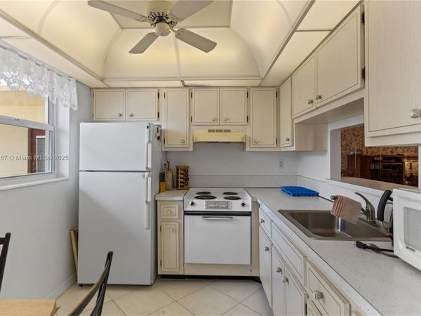 4299 NW 16th St, Unit 210, Lauderhill, FL 33313