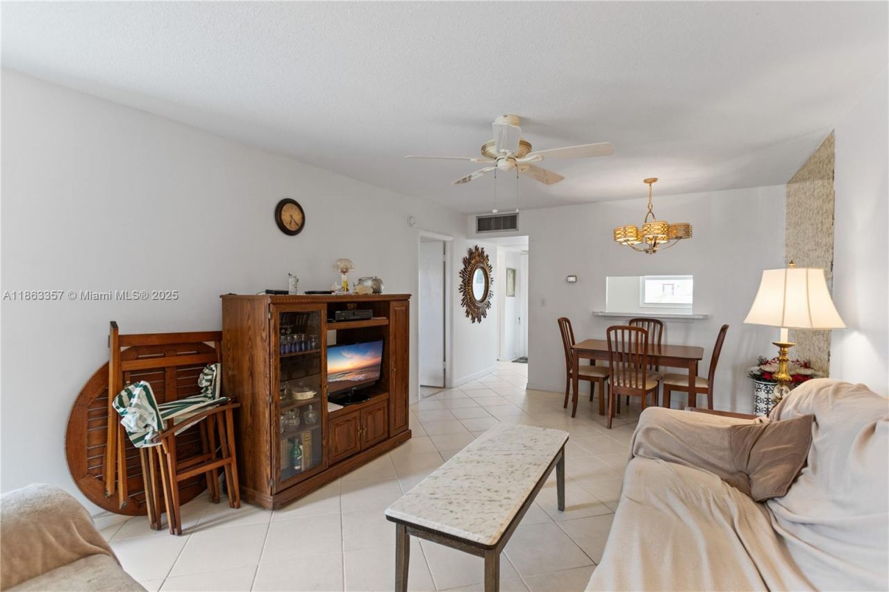 4299 NW 16th St, Unit 210, Lauderhill, FL 33313 Photo