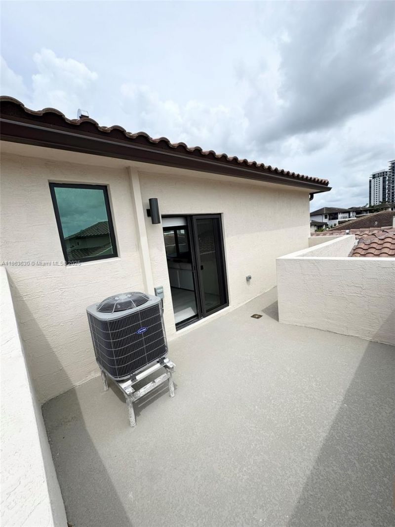 4867 NW 84th Ave, Doral, FL 33166 Photo