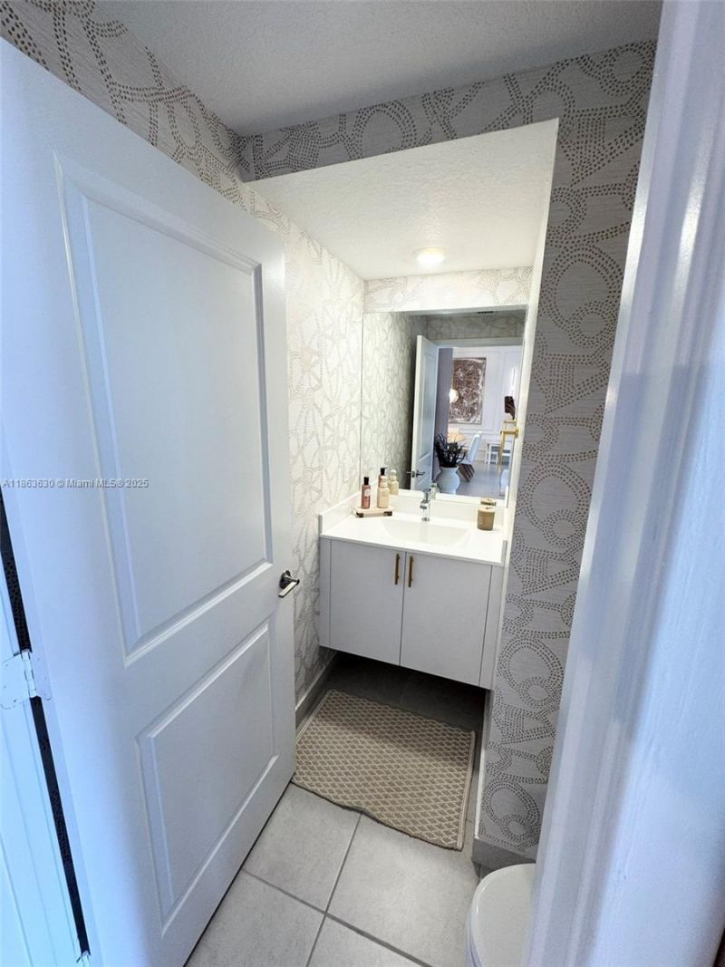 4867 NW 84th Ave, Doral, FL 33166 Photo