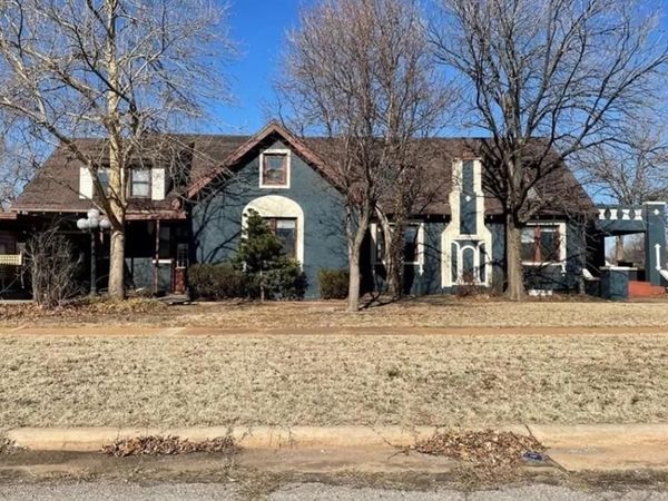 129 S Broadway, Hobart, OK 73651