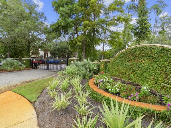 1 Kingston Circle, Panama City Beach, FL 32408