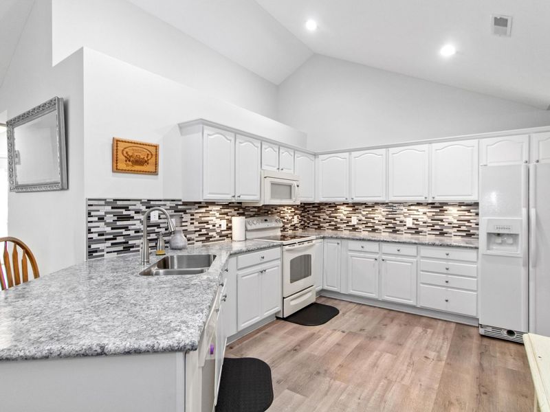 1266 Paddock Loop, Washington Court House, OH 43160 Photo 4