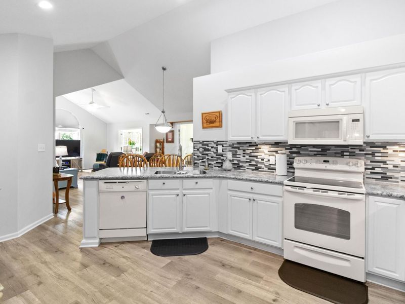 1266 Paddock Loop, Washington Court House, OH 43160 Photo 5