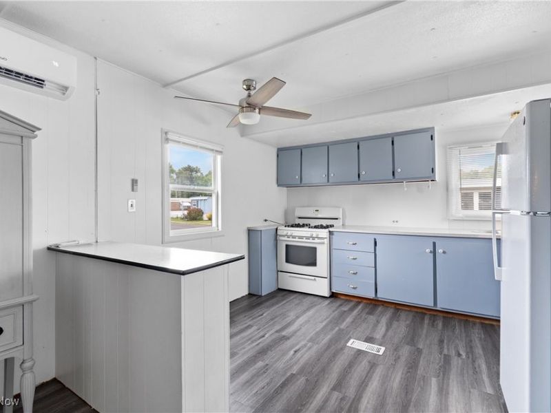 96 Helen Street, Barberton, OH 44203 Photo 12