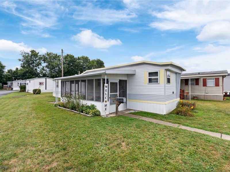 96 Helen Street, Barberton, OH 44203 Photo 2