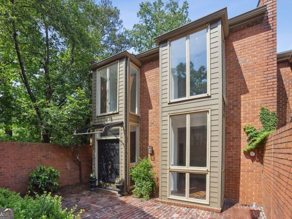 49 Willow Glen, Atlanta, GA 30342