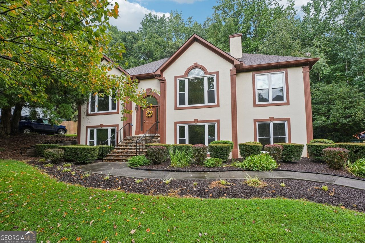 5820 Elm Tree Drive, Buford, GA 30518 Main Photo