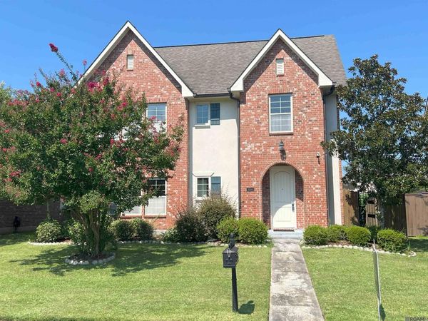 15514 Green Trails Blvd, Baton Rouge, LA 70817