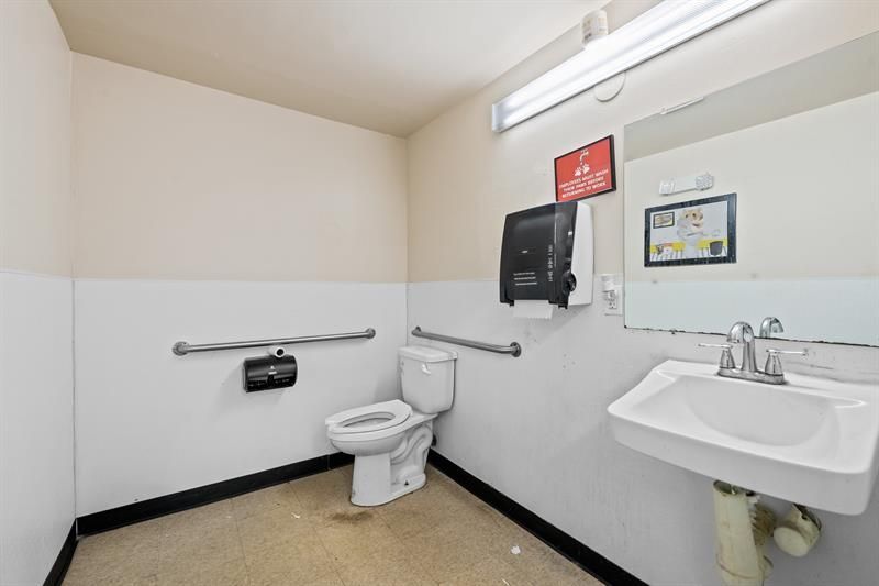 2111 N Federal Highway, Hollywood, FL 33020 Photo