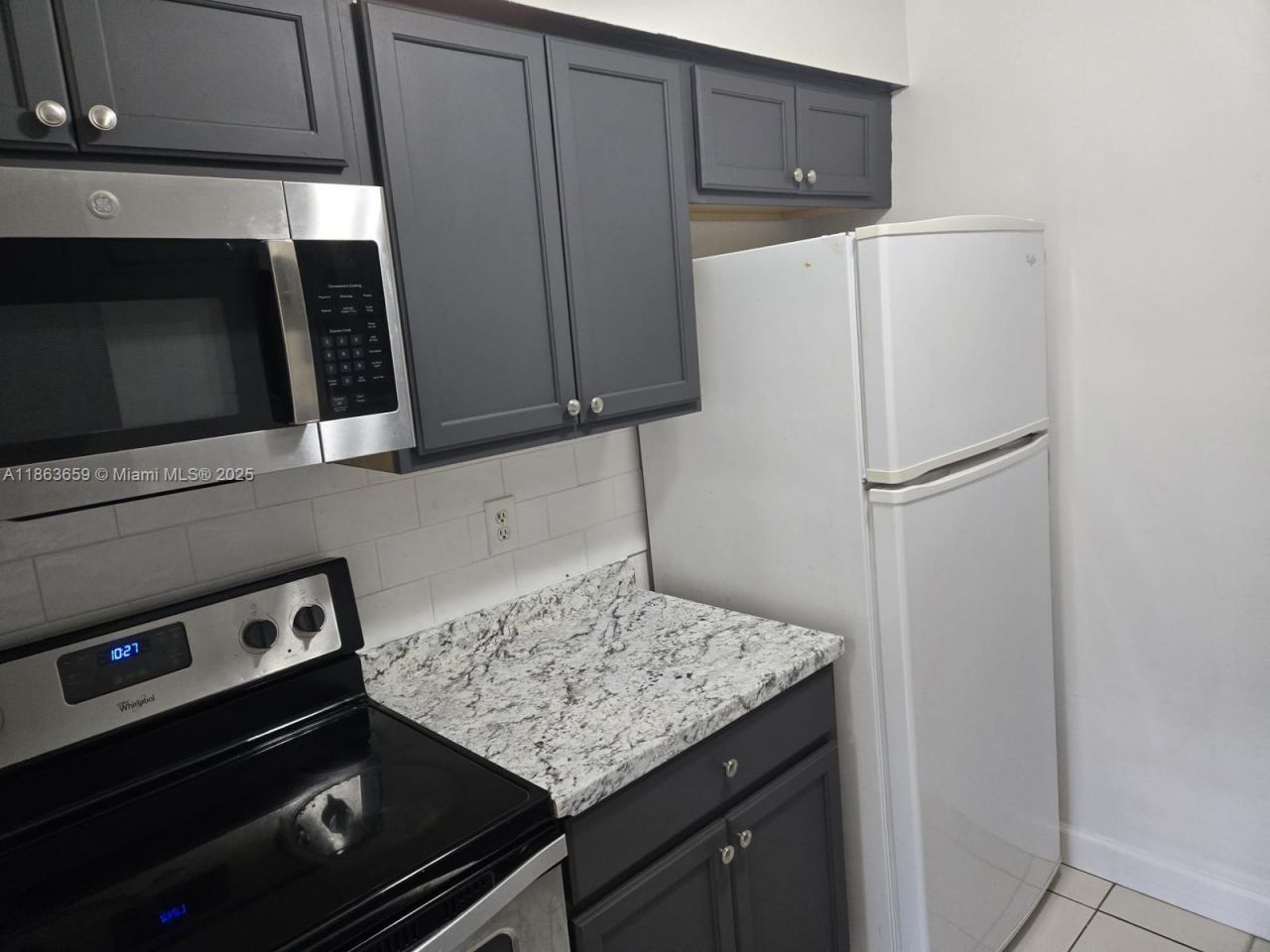 4121 NW 30th Ter, Unit 4, Lauderdale Lakes, FL 33309 Photo