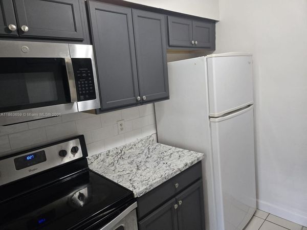 4121 NW 30th Ter, Unit 4, Lauderdale Lakes, FL 33309