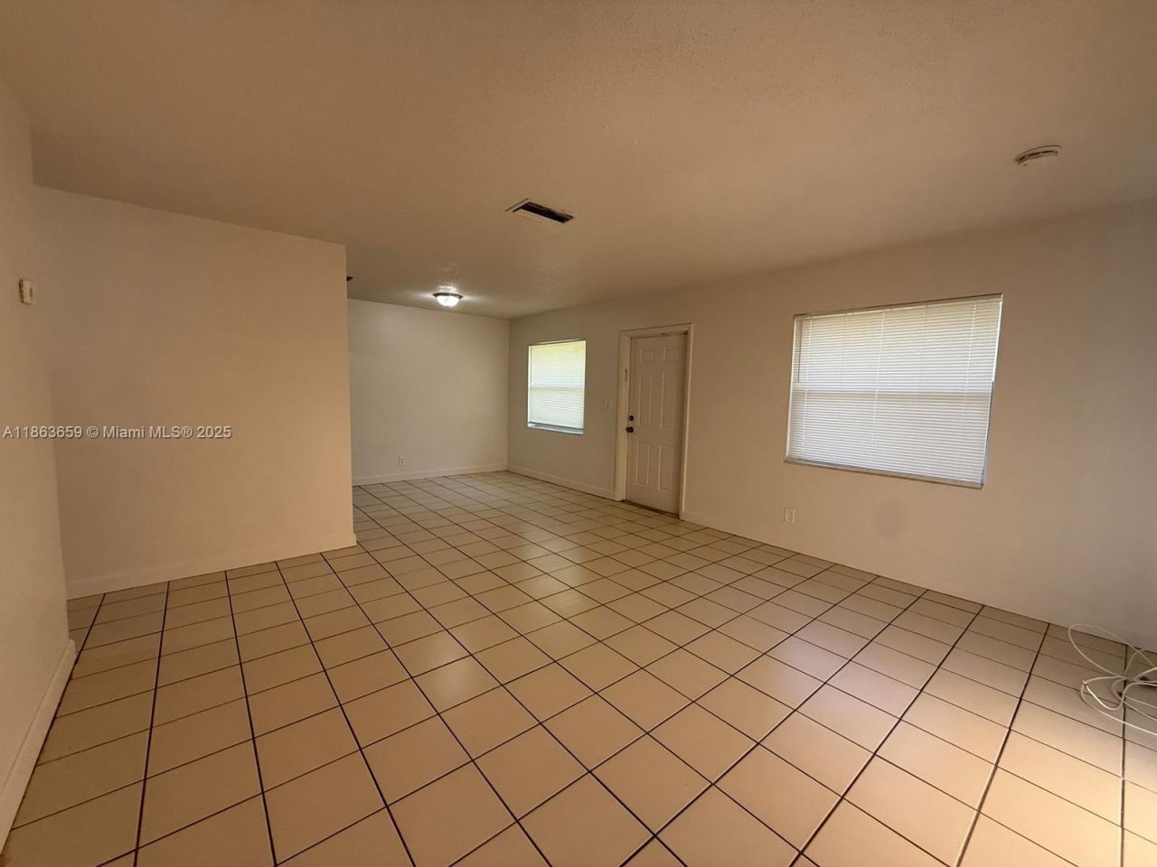 4121 NW 30th Ter, Unit 4, Lauderdale Lakes, FL 33309 Photo