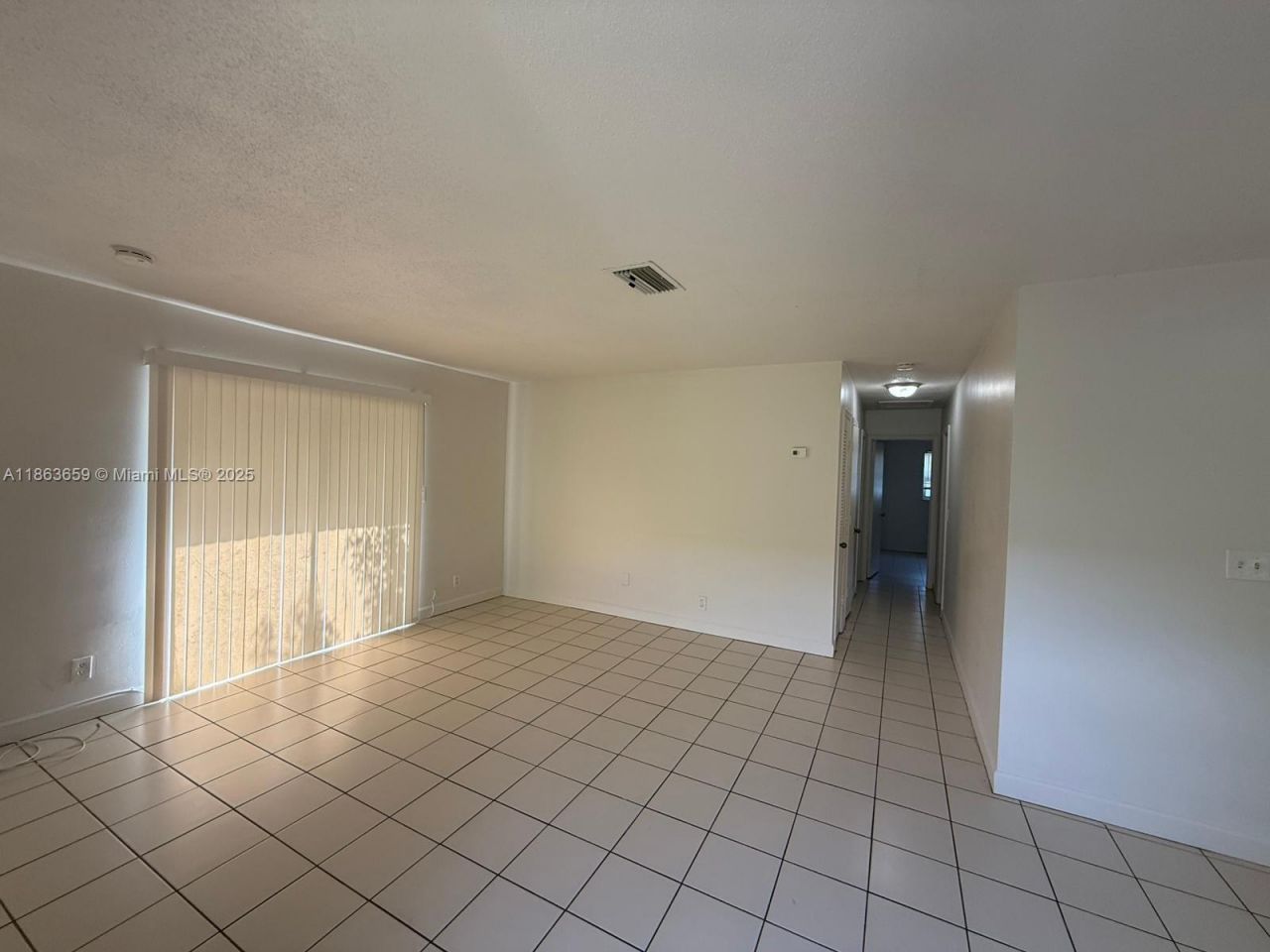 4121 NW 30th Ter, Unit 4, Lauderdale Lakes, FL 33309 Photo