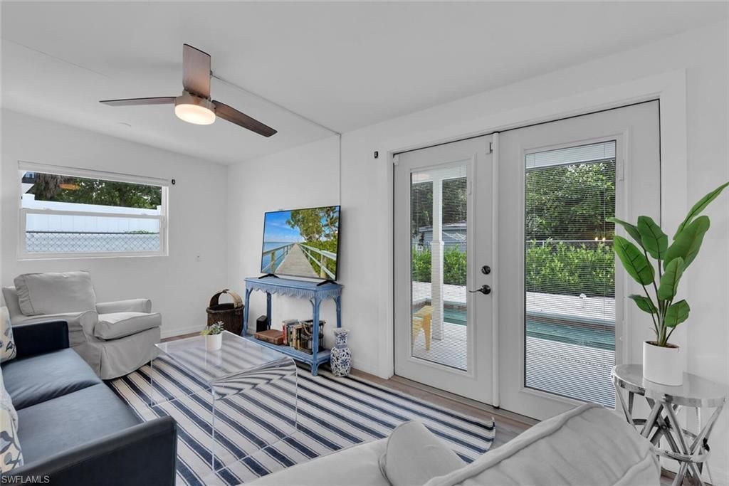 2048 Holiday Ln, Naples, FL 34104 Photo