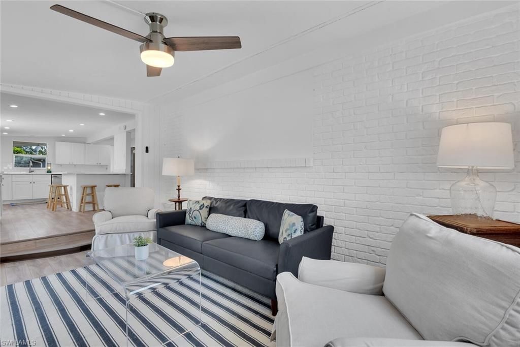 2048 Holiday Ln, Naples, FL 34104 Photo