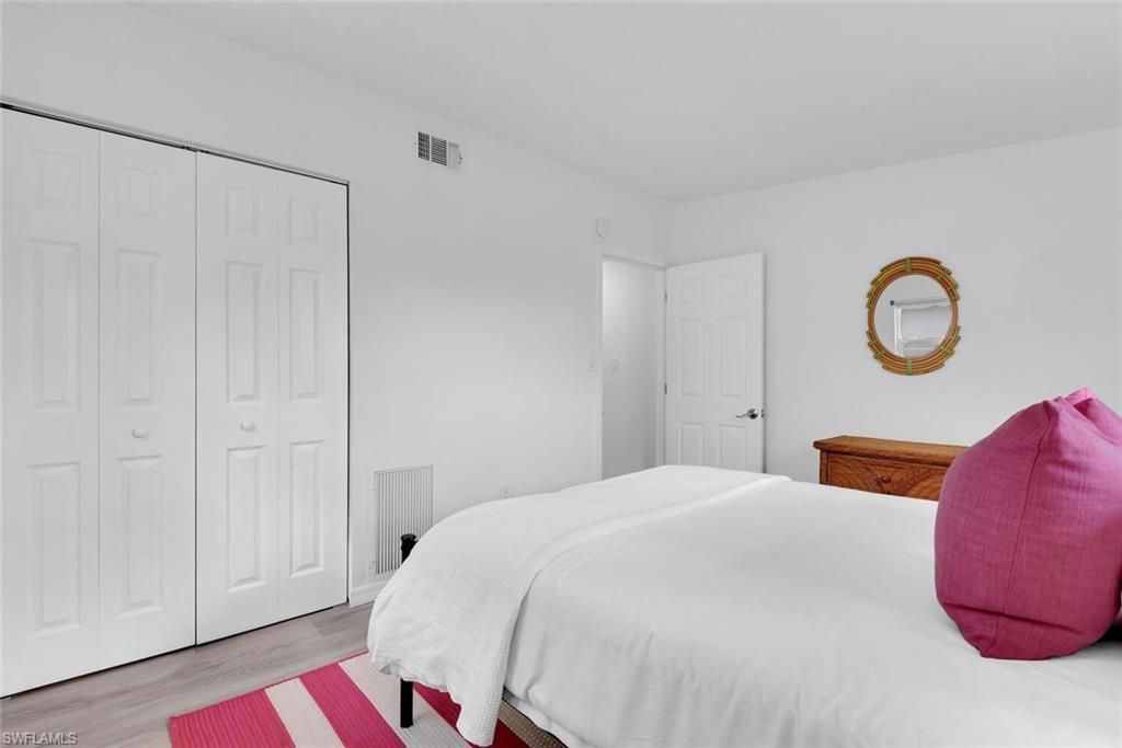 2048 Holiday Ln, Naples, FL 34104 Photo