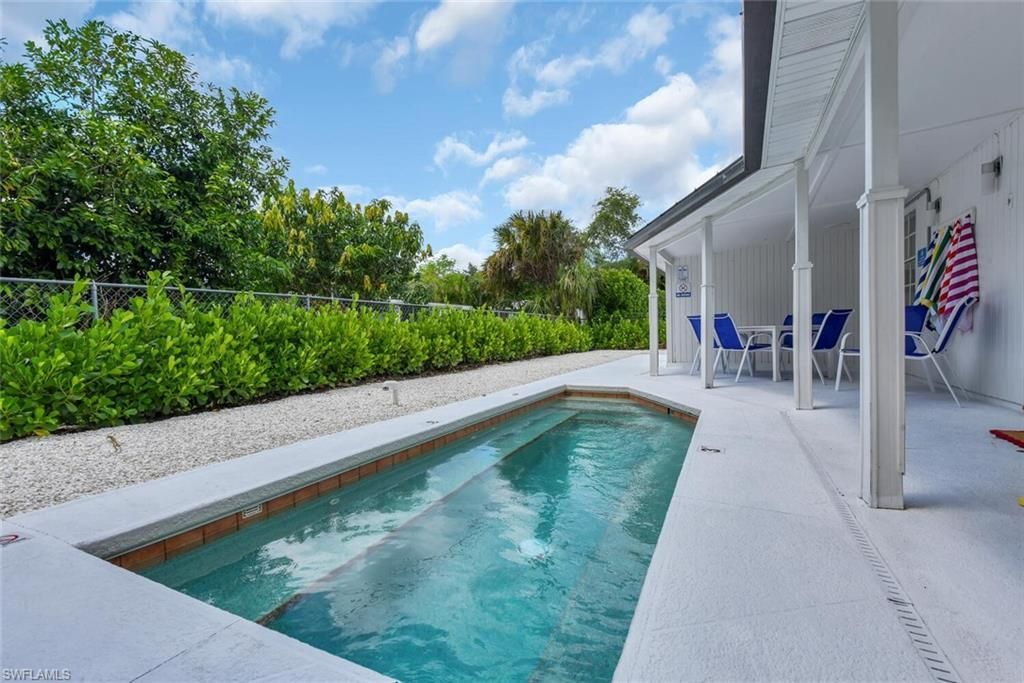 2048 Holiday Ln, Naples, FL 34104 Photo