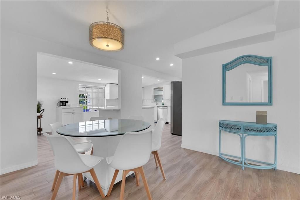 2048 Holiday Ln, Naples, FL 34104 Photo