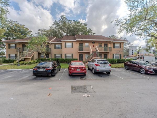 721 NW 103rd Ter, Unit 202, Pembroke Pines, FL 33026