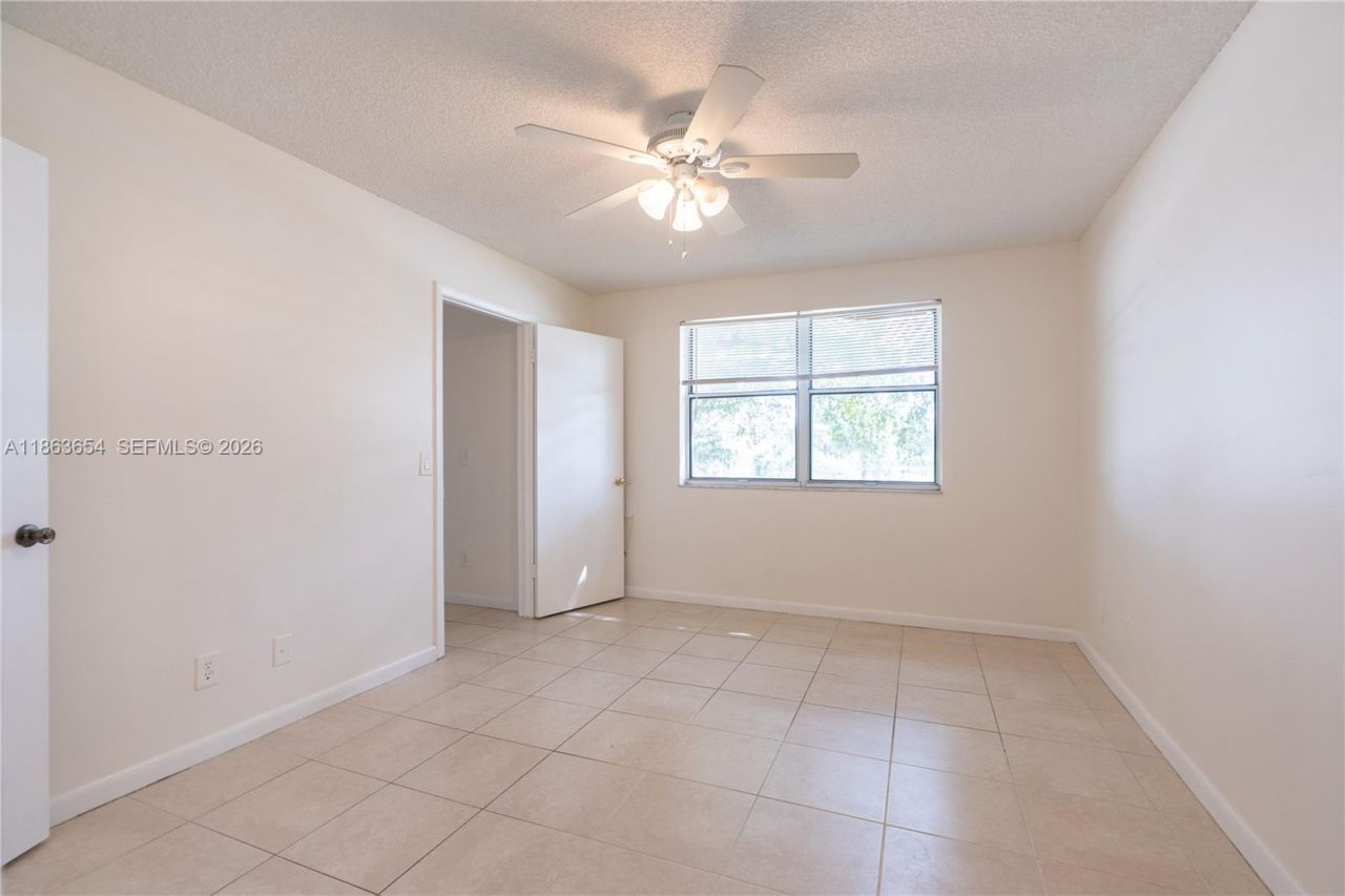 721 NW 103rd Ter, Unit 202, Pembroke Pines, FL 33026 Photo