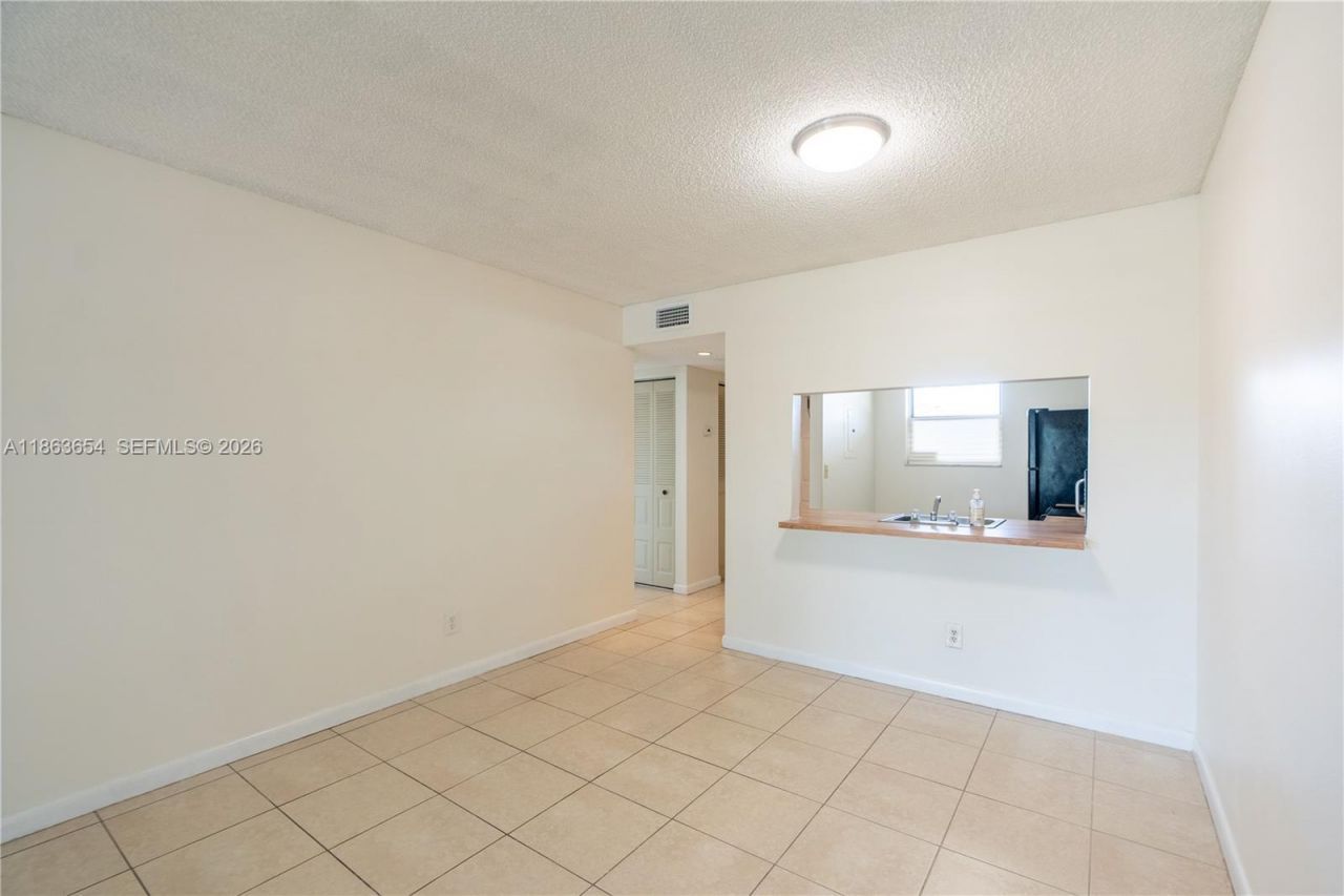 721 NW 103rd Ter, Unit 202, Pembroke Pines, FL 33026 Photo