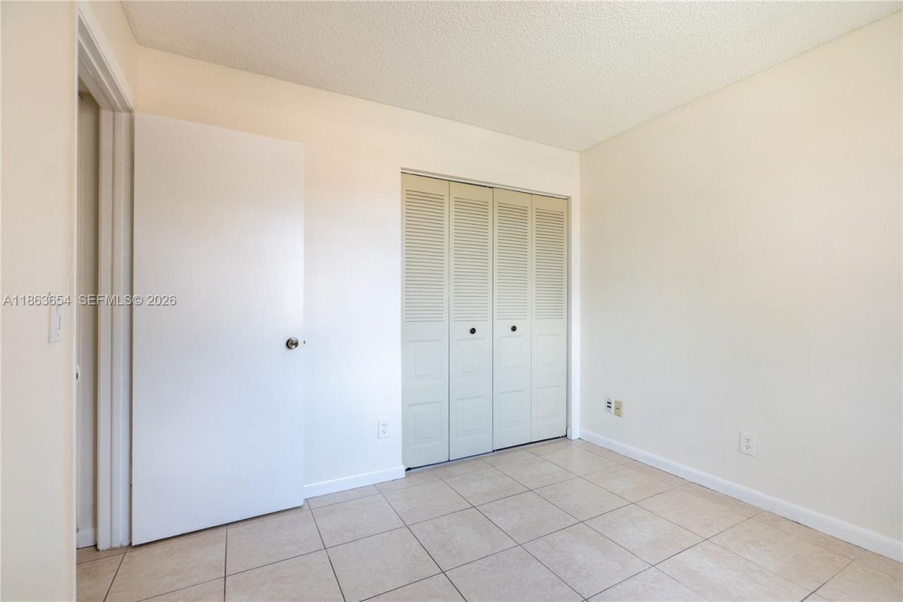 721 NW 103rd Ter, Unit 202, Pembroke Pines, FL 33026 Photo