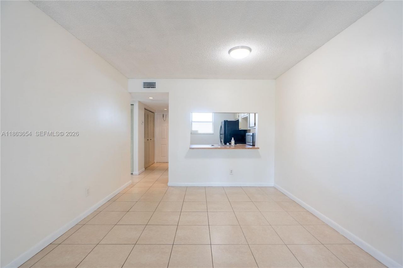 721 NW 103rd Ter, Unit 202, Pembroke Pines, FL 33026 Photo