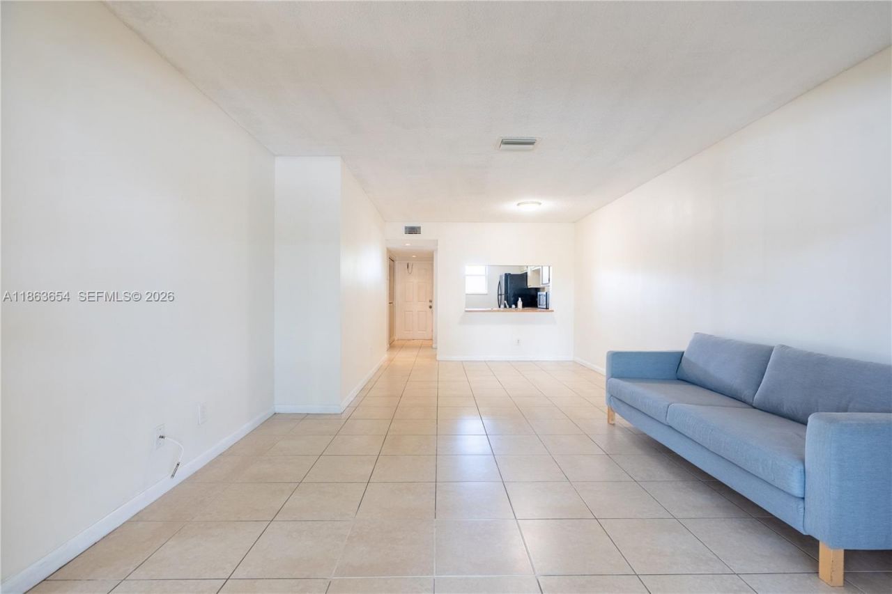 721 NW 103rd Ter, Unit 202, Pembroke Pines, FL 33026 Photo