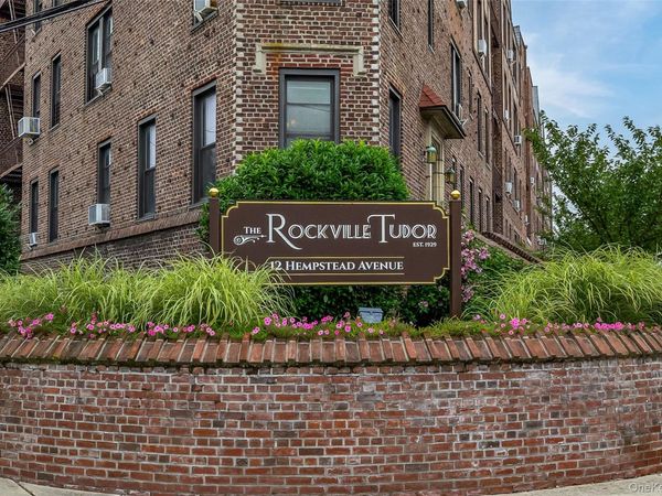 12 Hempstead Avenue, Unit 2, Rockville Centre, NY 11570