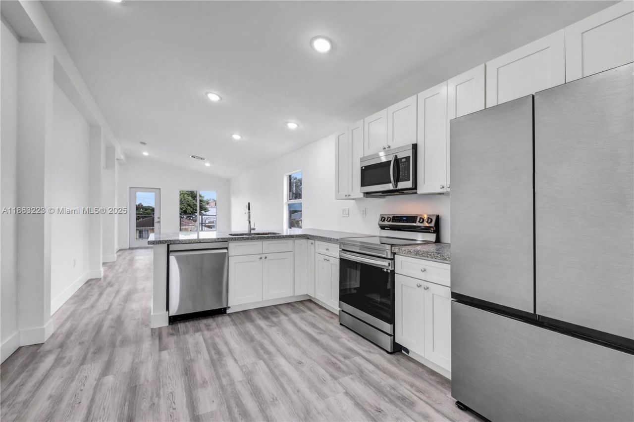 7777 NW 8th Ct, Unit B, Miami, FL 33150 Photo