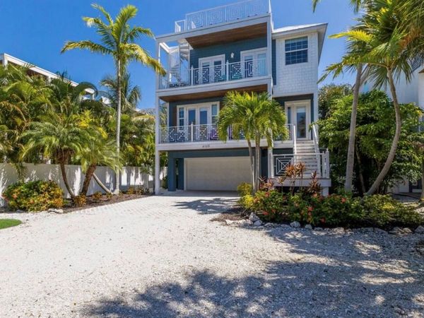 4105 4TH AVENUE, HOLMES BEACH, FL 34217