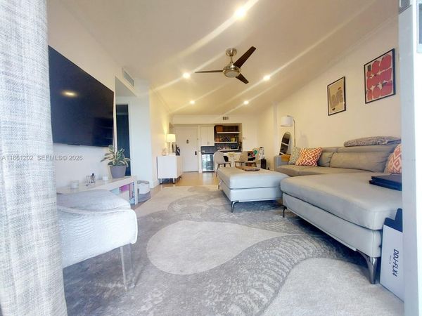 4400 Hillcrest Dr, Unit 1005A, Hollywood, FL 33021