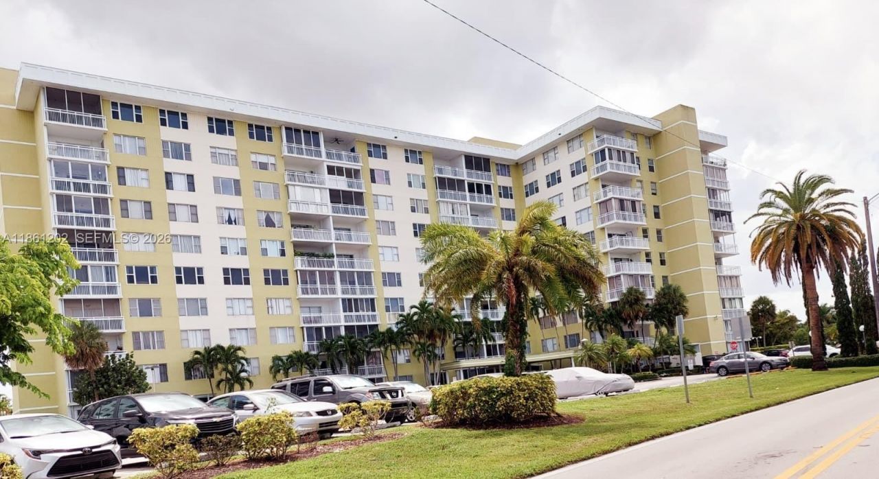 4400 Hillcrest Dr, Unit 1005A, Hollywood, FL 33021 Photo