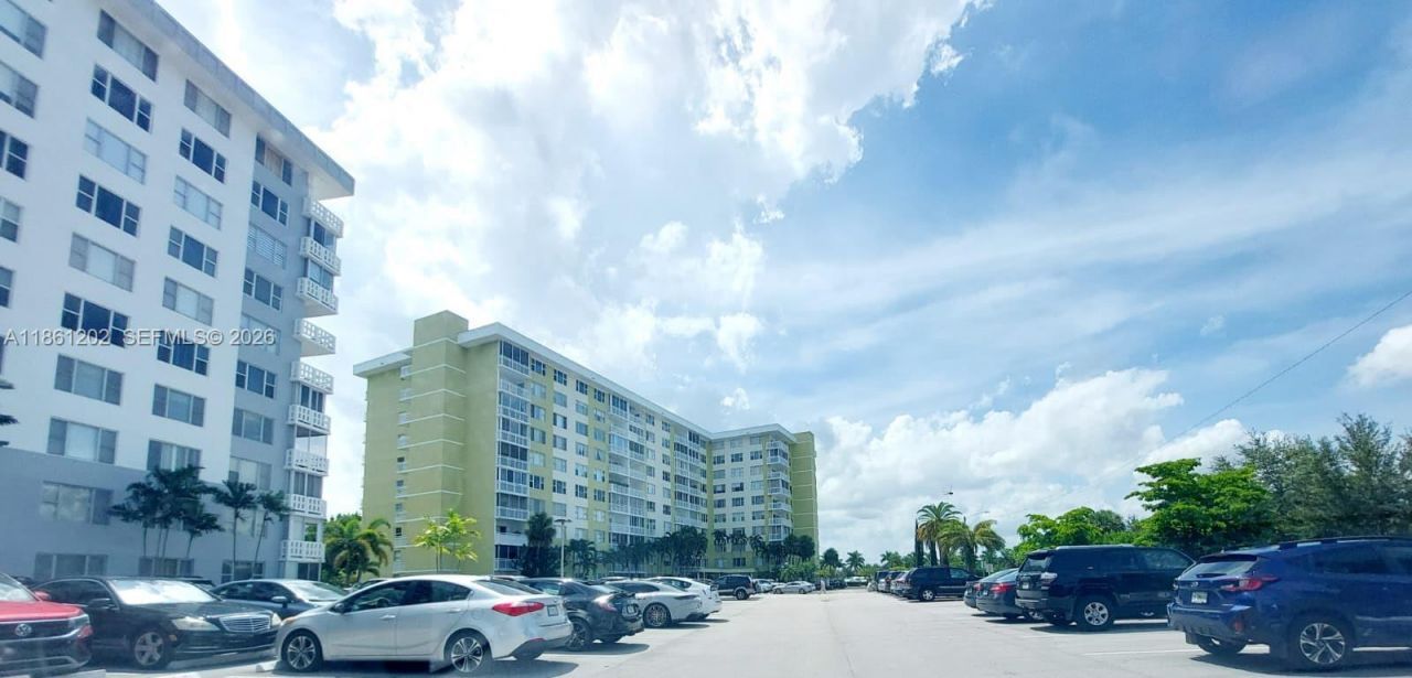 4400 Hillcrest Dr, Unit 1005A, Hollywood, FL 33021 Photo