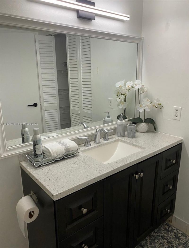 1900 Alamanda, Unit 108, Naples, FL 34102 Photo