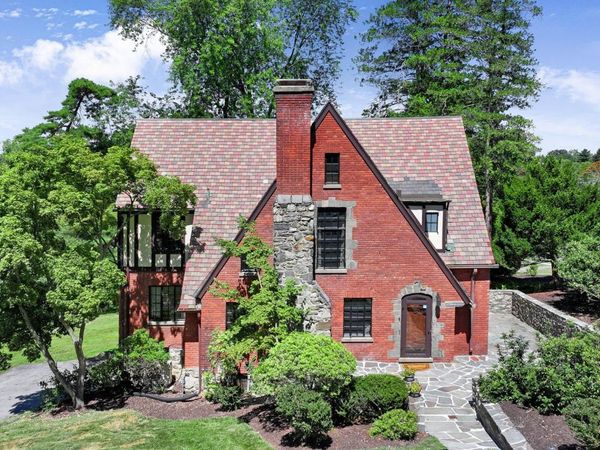 11 Seaman Road, Poughkeepsie, NY 12601