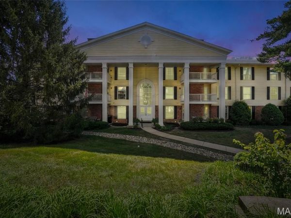 1530 Bedford Forge Court, Unit 5, Chesterfield, MO 63017